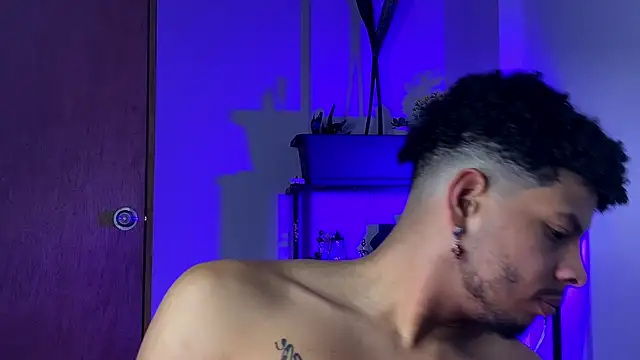 colt_addam webcam show