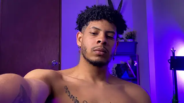 colt_addam Show in webcam