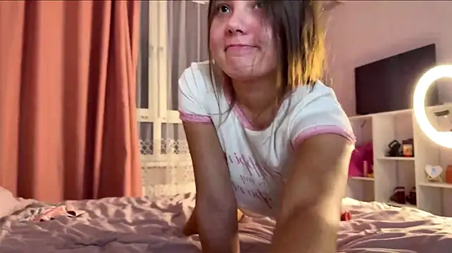 LunaHuurt's Webcam Show