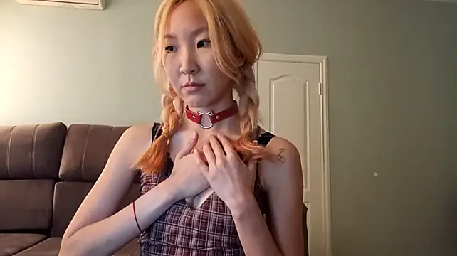 IoneGray live XXX chat