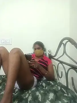Pokazy przed kamerką – tamil__honey