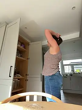 Mila_Blake69: διαδικτυακό σόου στην κάμερα