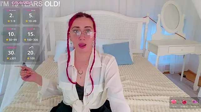 Renesmie's Webcam Show
