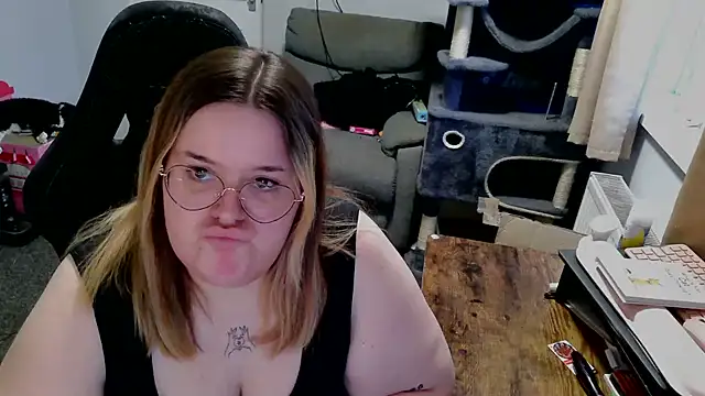 BBW-QUEENIE's Webcam Show