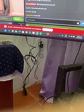 הופעת וובקאם של Horny_Apolo