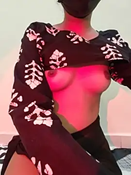 meow-kittykat Adlı Modelin Web Kamerası Şovu
