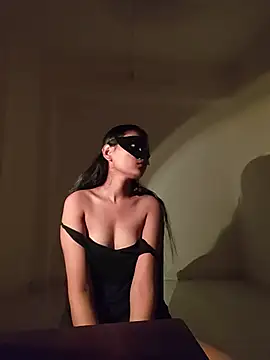 meow-kittykat Show in webcam