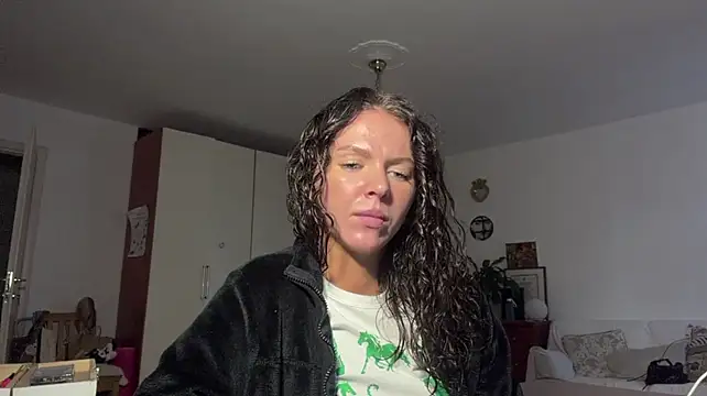 JanelEheler Show in webcam