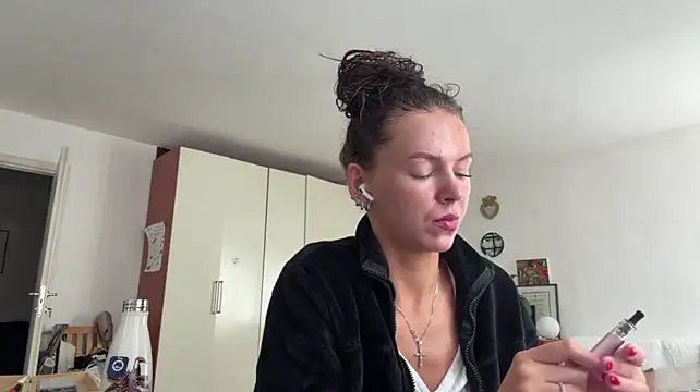JanelEheler Show in webcam