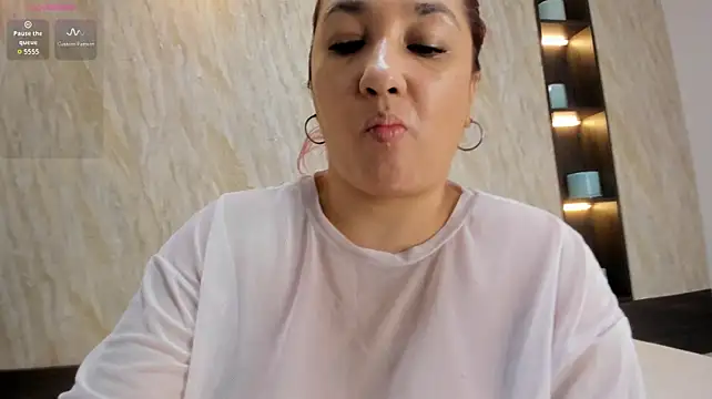 vivi_nash's Webcam Show