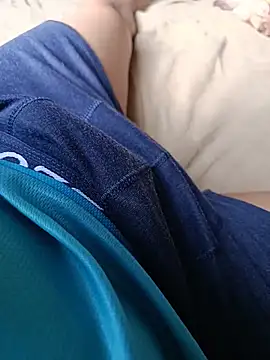 Tupapis27 Show in webcam