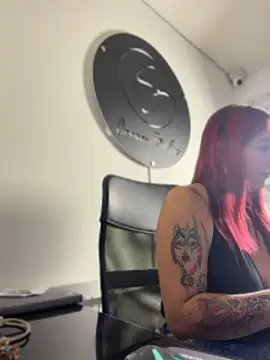 JulianaDiiaz's Webcam Show