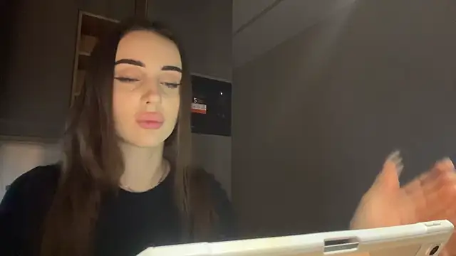 Show modela dianaluves1 na web-kameri