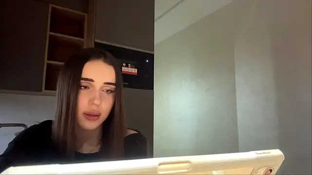 Show modela dianaluves1 na web-kameri