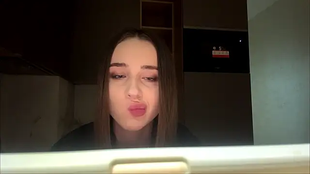 dianaluves1 Adlı Modelin Canlı XXX Sohbeti