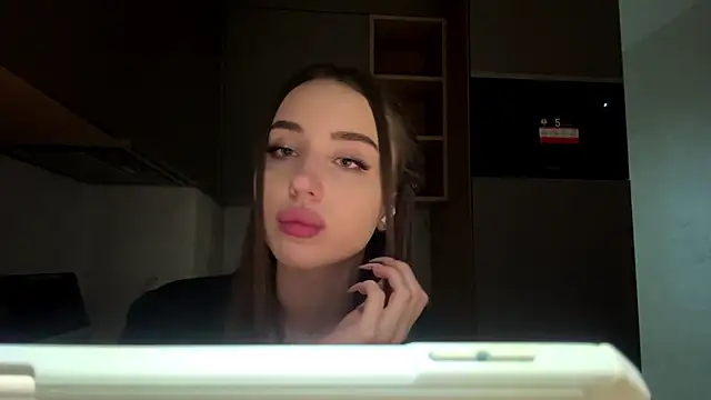 Show modela dianaluves1 na web-kameri