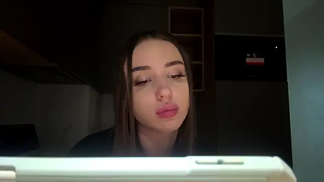 Show modela dianaluves1 na web-kameri