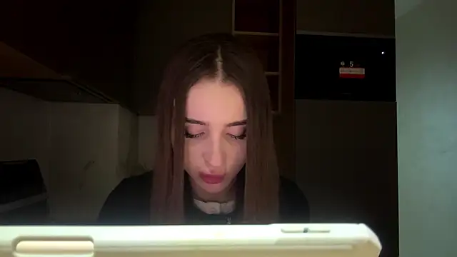Show modela dianaluves1 na web-kameri
