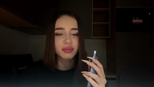 Show modela dianaluves1 na web-kameri
