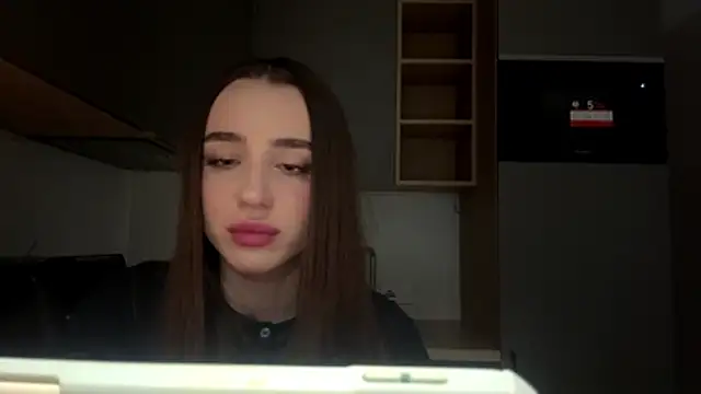 צ'אט XXX בשידור חי של dianaluves1