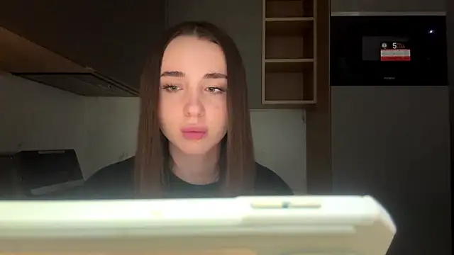 Show modela dianaluves1 na web-kameri