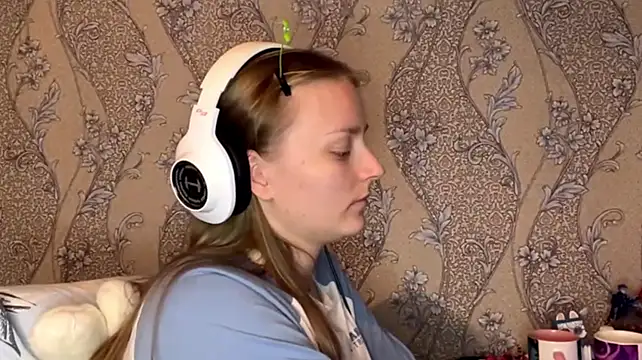 EmyMiu webcam show