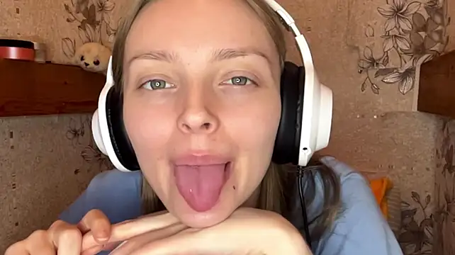 EmyMiu's Webcam Show