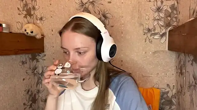 EmyMiu: вебкам-шоу