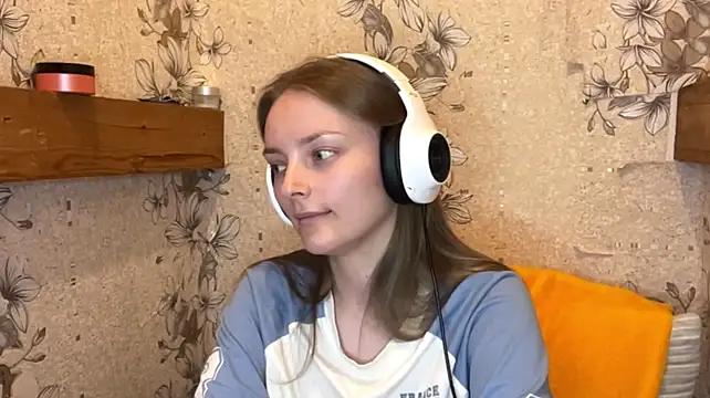 EmyMiu webcam show