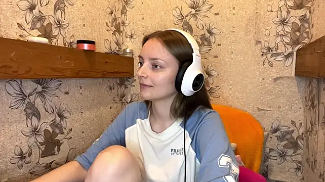 EmyMiu Show in webcam
