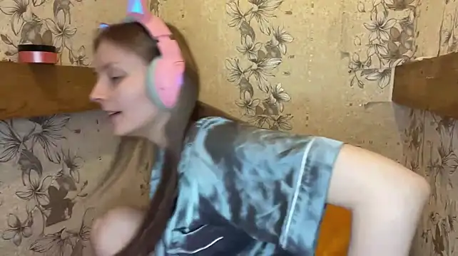 EmyMiuのライブXXXチャット