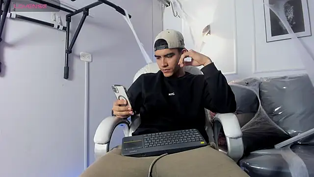Alejandro_vega_ Шоу с уебкамера