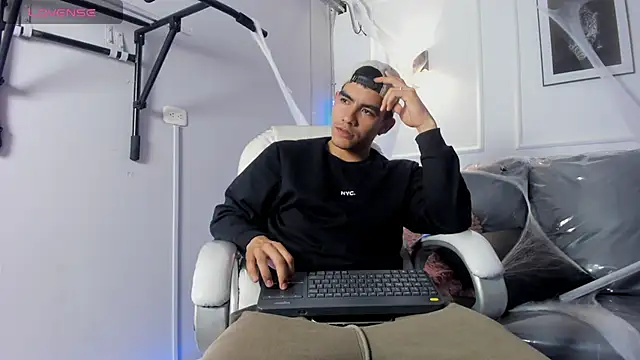 Alejandro_vega_ webcam show