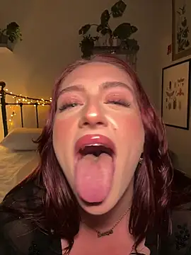TaliaMommyMelons webcam show