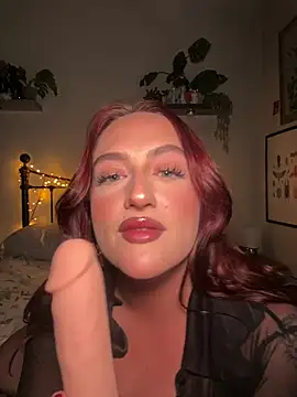 TaliaMommyMelons Show in webcam