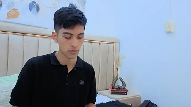 Julian_Carusso's Webcam Show