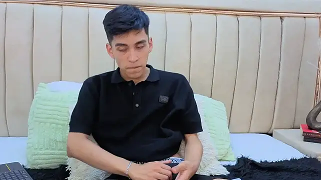 Julian_Carusso 在線直播表演