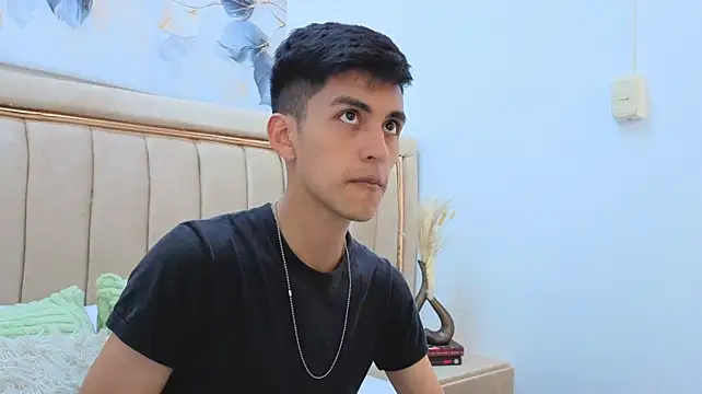 Julian_Carusso webkamerás műsora
