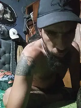 Show modela Hairy_mannn2 na web-kameri