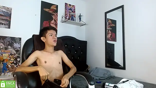 fem_danny7 Show in webcam
