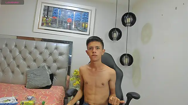 fem_danny7 Webcam Show