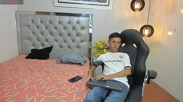 Show de fem_danny7 na webcam