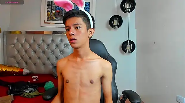 fem_danny7 Webcamshow