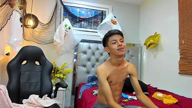 Show modela fem_danny7 na web-kameri