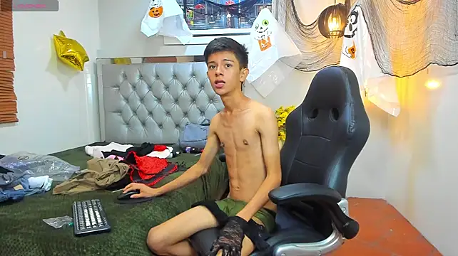fem_danny7 Show Webcam