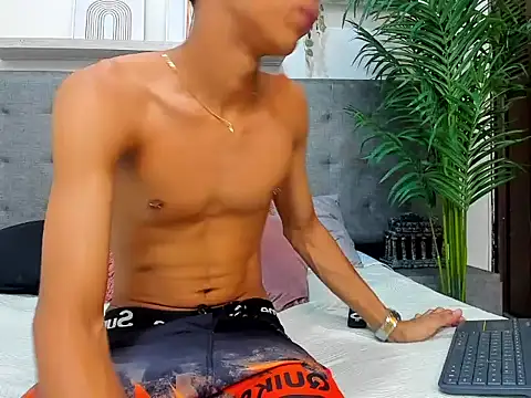 Вебкам-шоу guarne_cam
