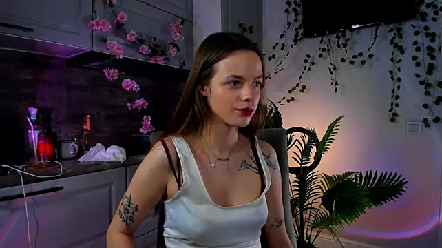 הופעת וובקאם של Alice_Liddelll
