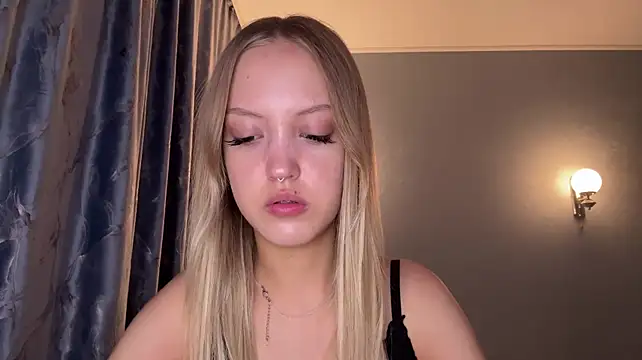 ChloeDivin Webcam-Show