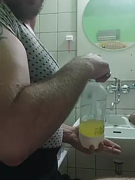 Show modela LucasManBIsubLucie na web-kameri