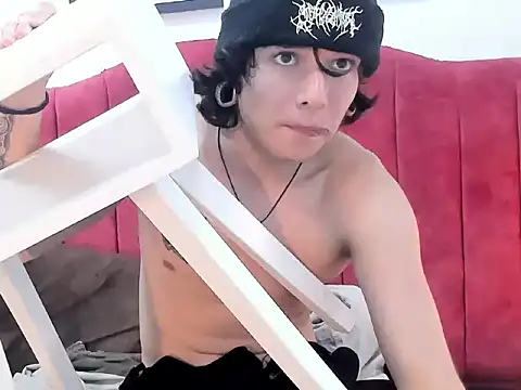Blas_femous1: διαδικτυακό σόου στην κάμερα